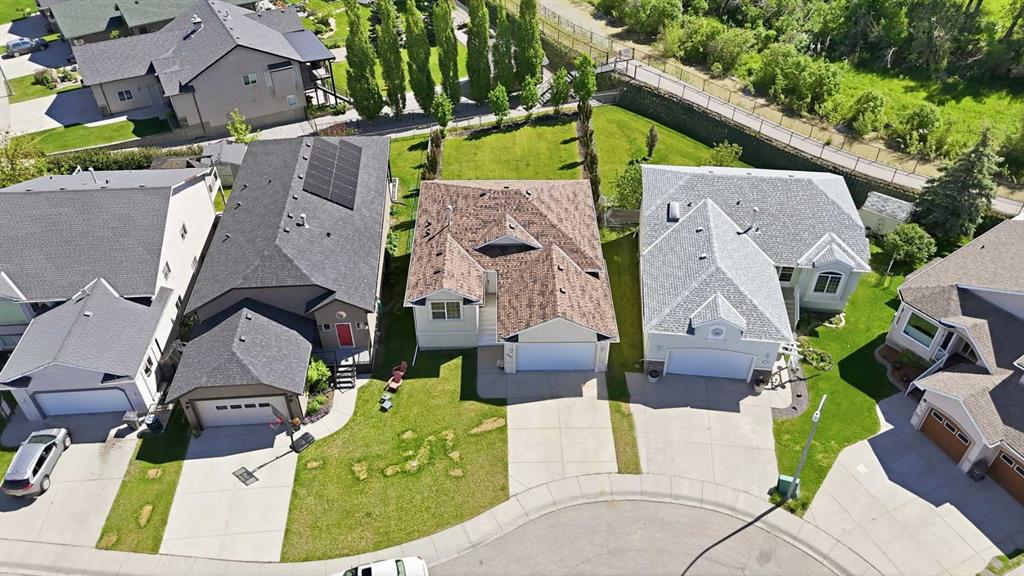 408 Lineham Acres Bay NW