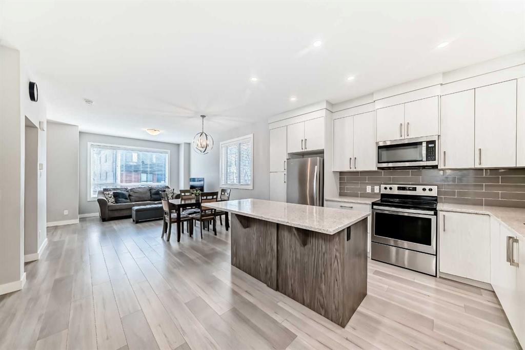 111 Redstone Crescent NE, Redstone