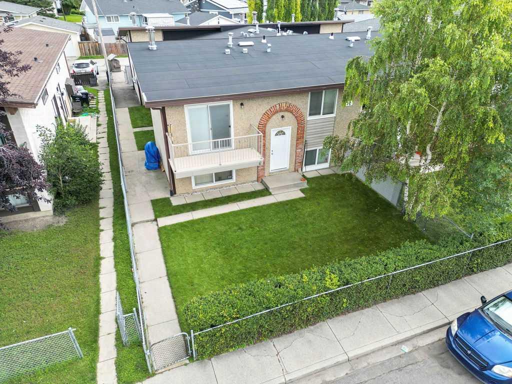12 Huntley Close NE, Huntington Hills