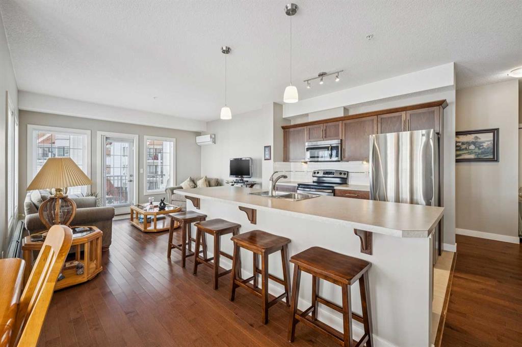 344-20 Royal Oak Plaza NW