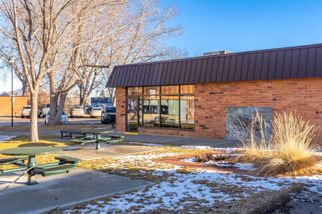 121 1 Street SW, Downtown High River