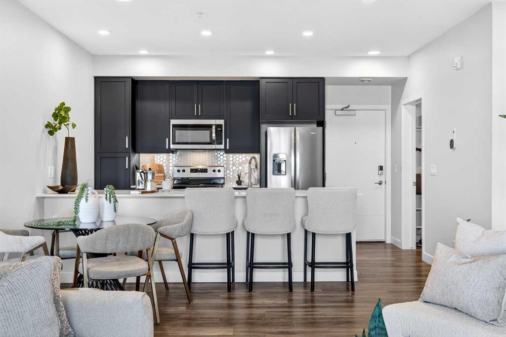 303-255 Les Jardins Park SE