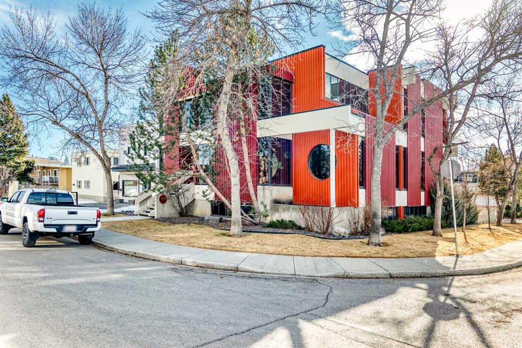 200-2139 4 Avenue NW, Hillhurst