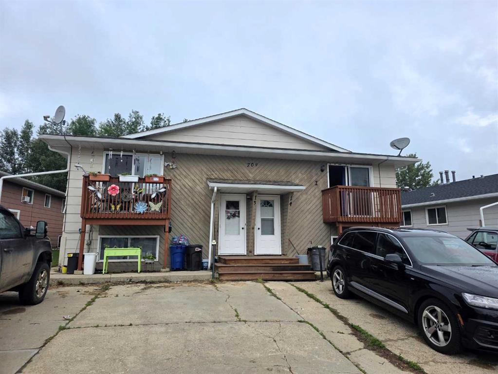 709 Hammond Drive S