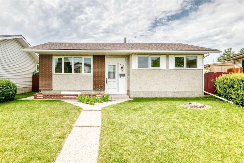42 Rundlelawn Close NE