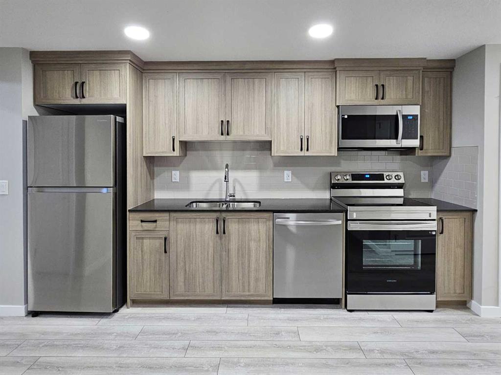 60 Herron Walk NE