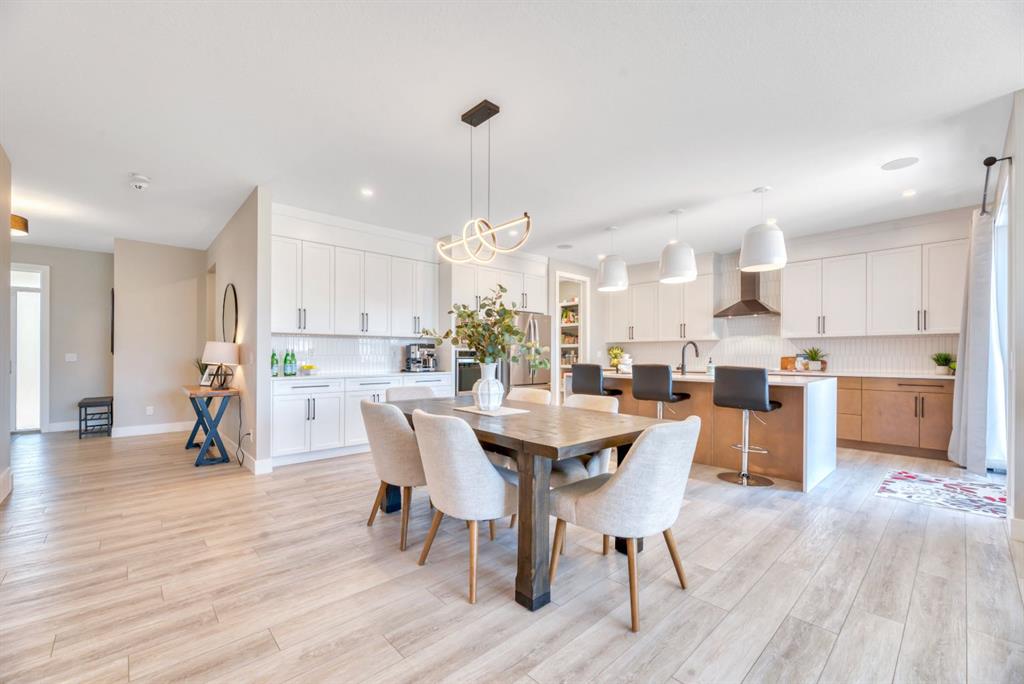 6 Legacy Woods Crescent SE