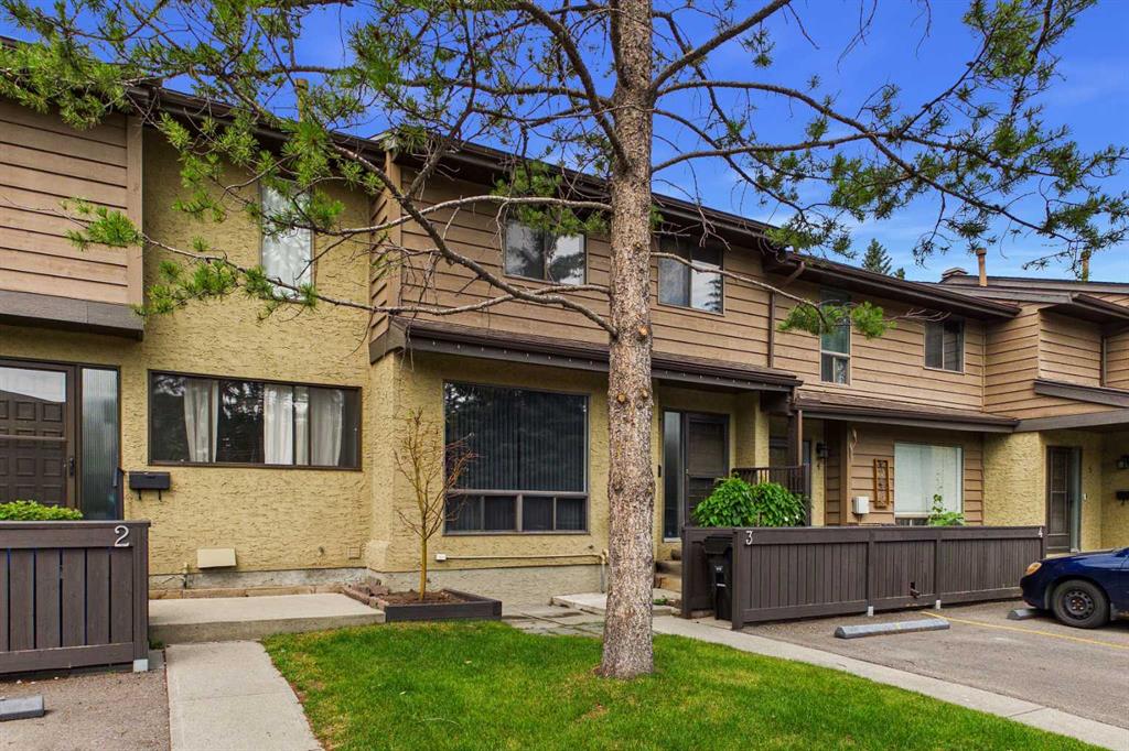 3-2300 Oakmoor Drive SW