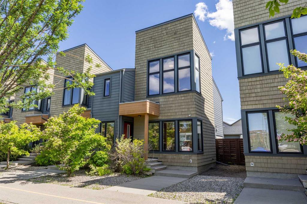 140 Walden Gate SE, Walden