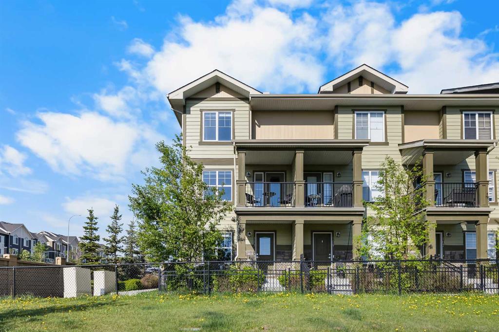 111 Evanscrest Gardens NW, Evanston
