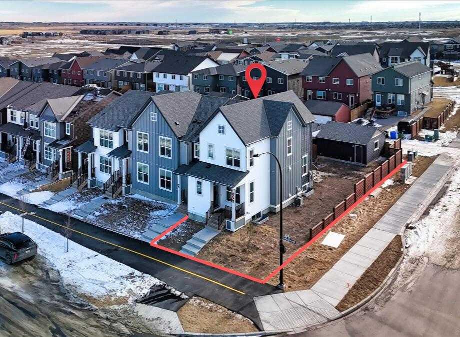 543 Livingston Way NE