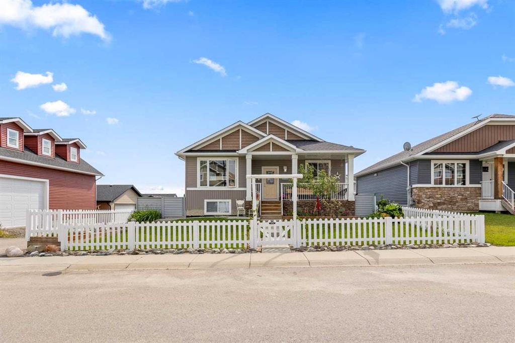 317 McLeod Crescent