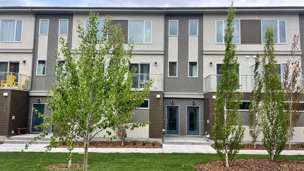 212 Shawnee Square SW, Shawnee Slopes
