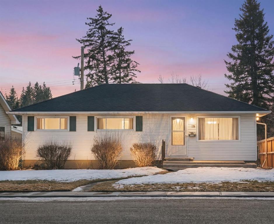 19 Carmangay Crescent NW