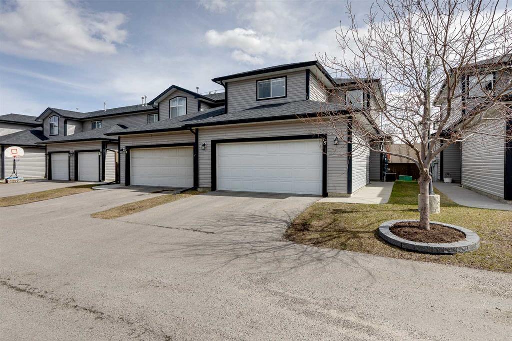15-102 Canoe Square SW