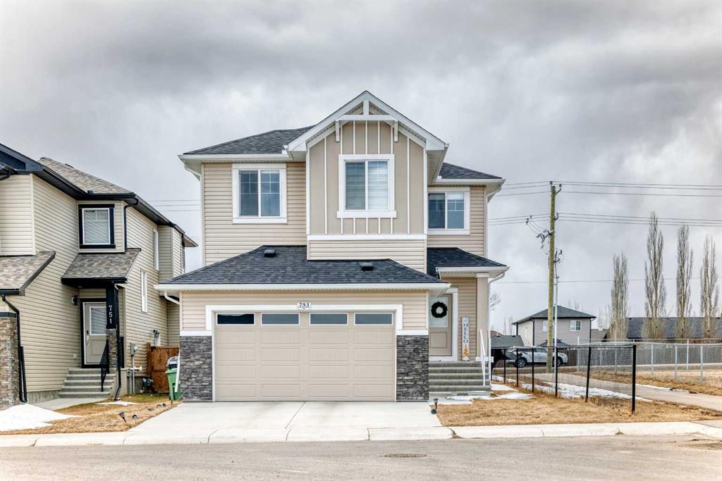 753 Edgefield Crescent