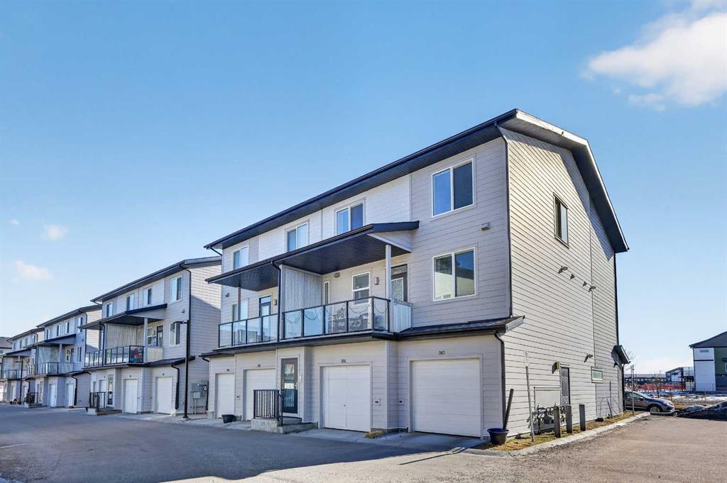 203-445 Redstone Walk NE, Redstone