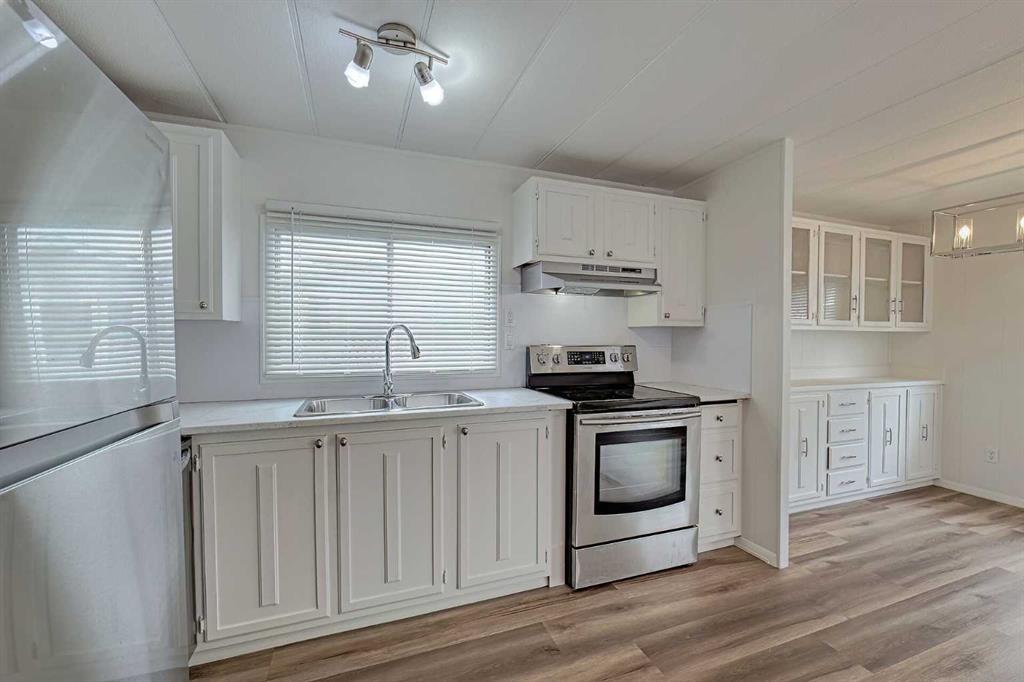 303-99 Arbour Lake Road NW