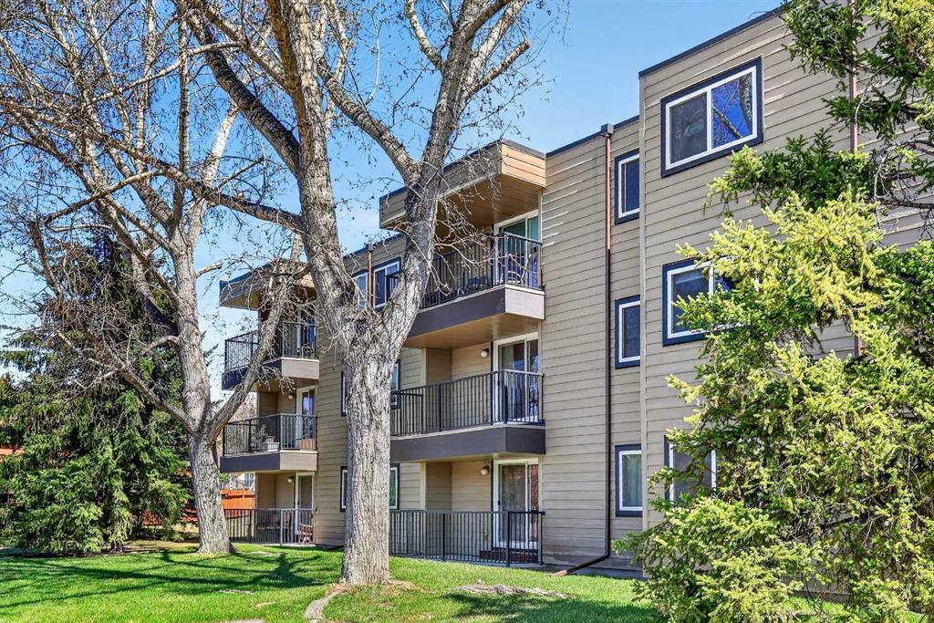204-36 Glenbrook Crescent