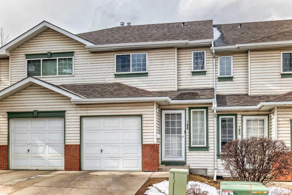 144 Country Hills Villas NW