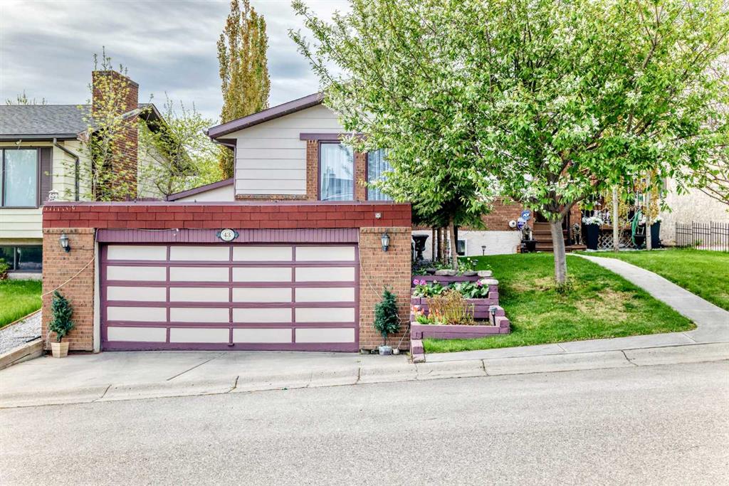 43 Beaconsfield Way NW, Beddington Heights