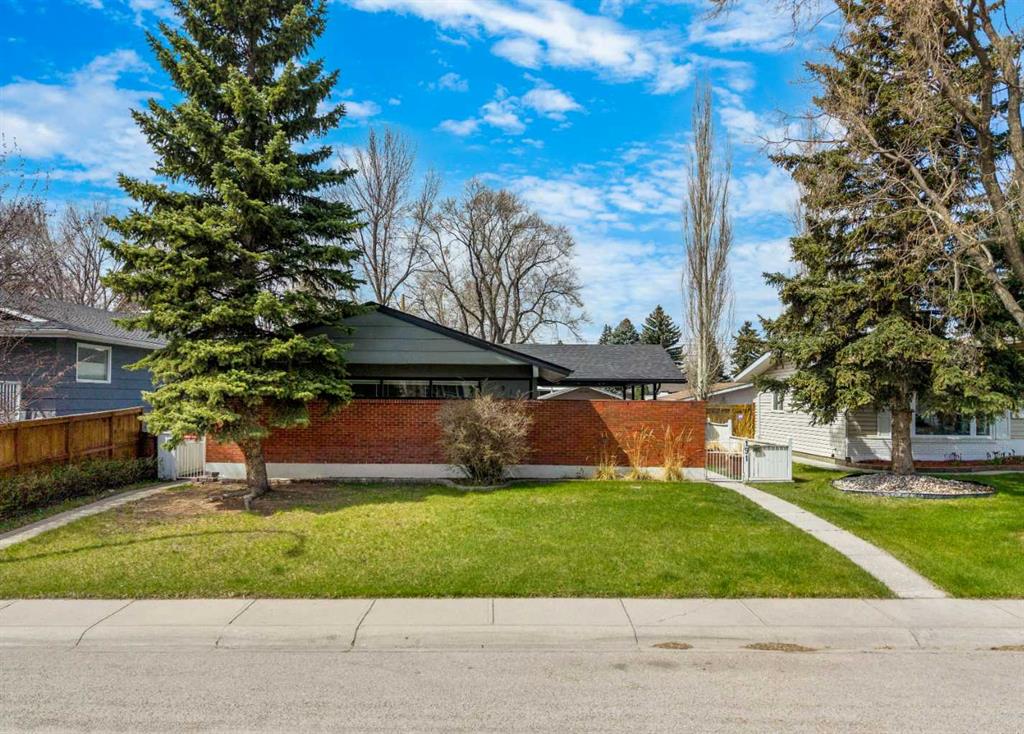 191 Maple Court Crescent SE