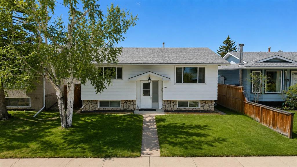 263 Doverview Crescent SE