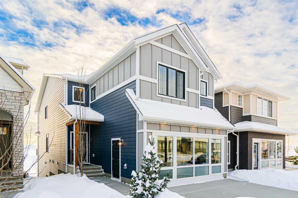 691 Buffaloberry Manor SE