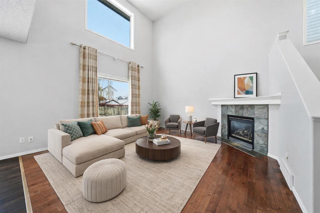 1076 Cranston Drive SE, Cranston