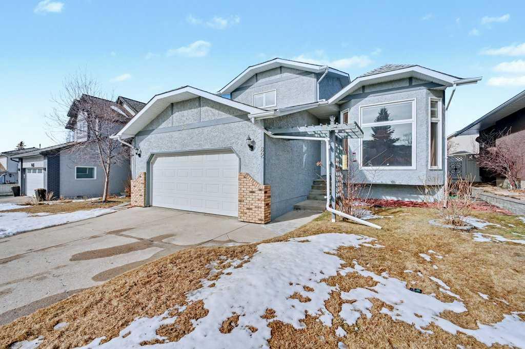 82 Wood Valley Drive SW