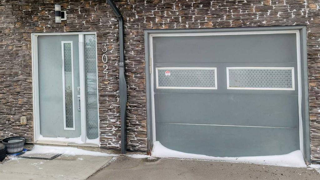 302-70 Saddlestone Drive NE
