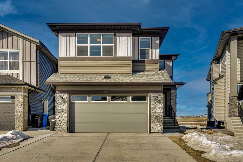 47 Corner Meadows Row NE