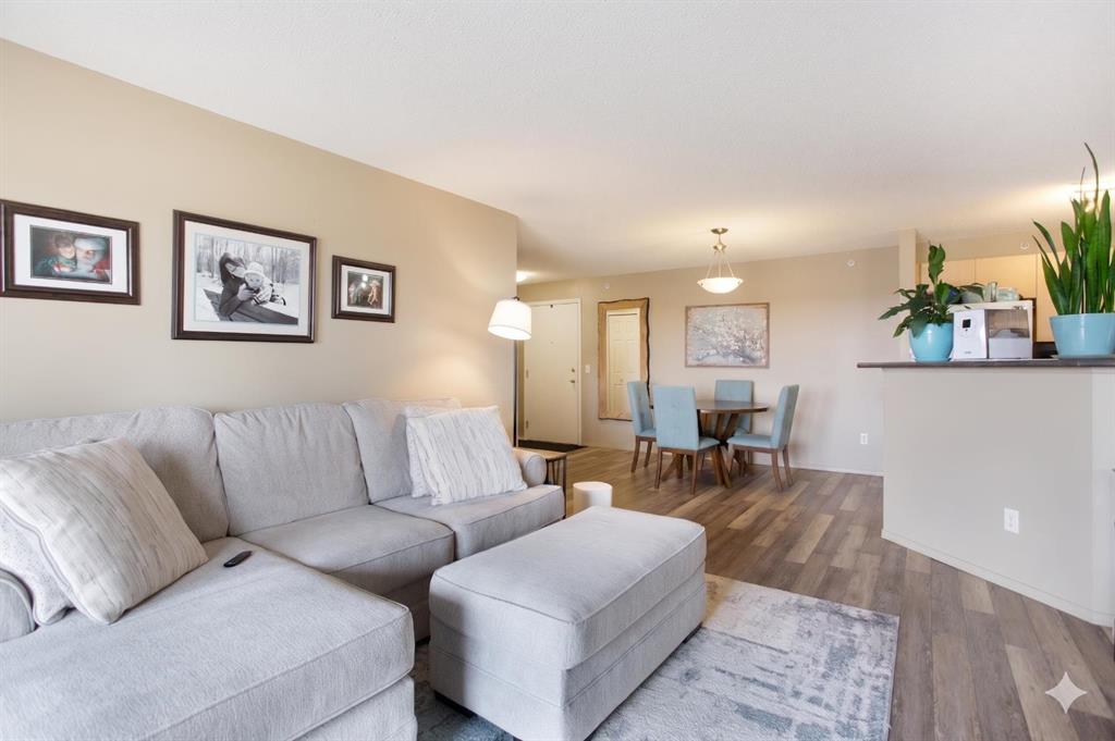6405-304 Mackenzie Way SW, Luxstone