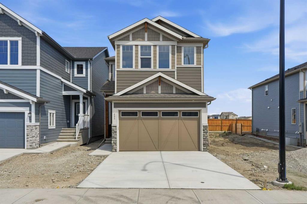695 Buffaloberry Manor SE, Ricardo Ranch