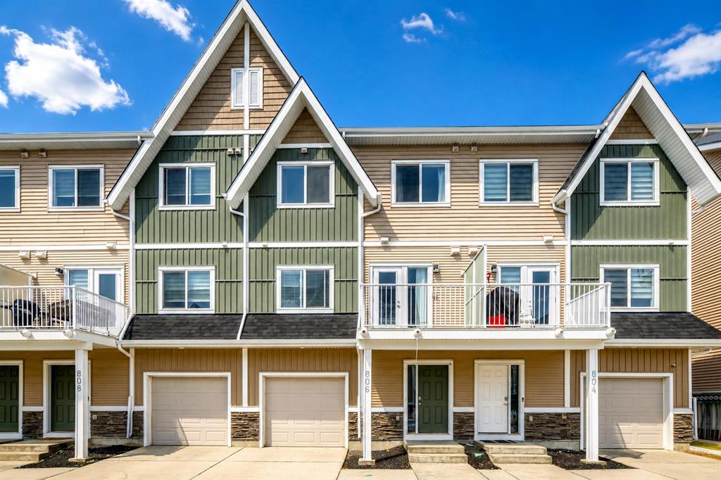 806-32 Red Embers Parade NE