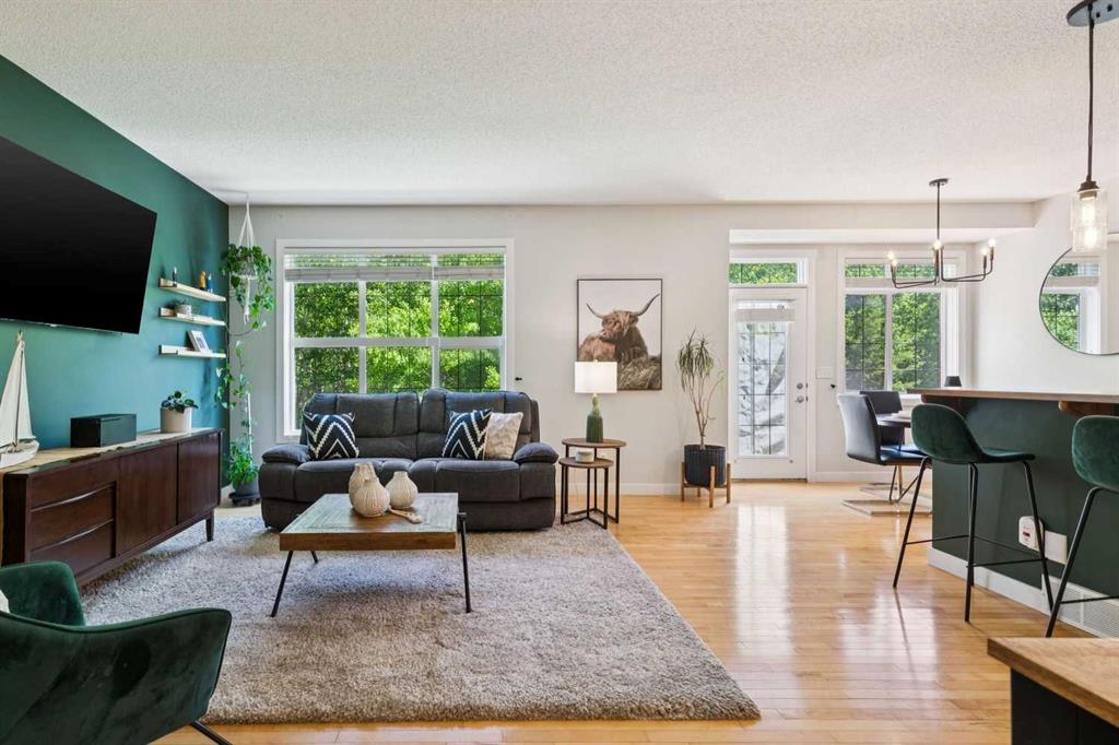 344 Rockyspring Grove NW