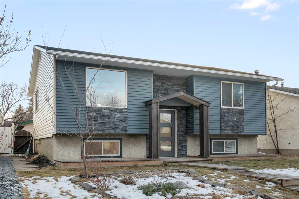 45 Alpine Crescent SE
