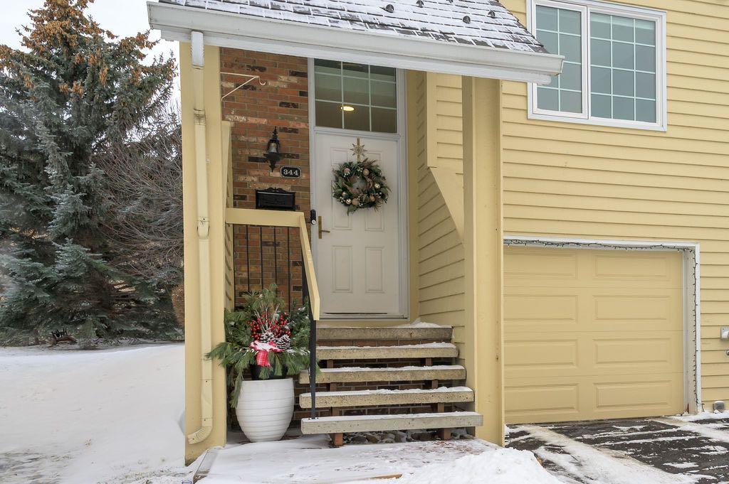 344 Point Mckay Gardens NW