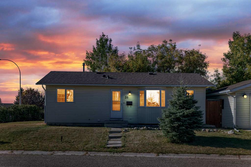 31 Castleglen Crescent NE
