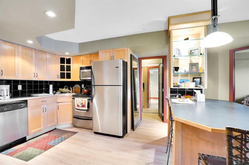 305-717 4A Street NE