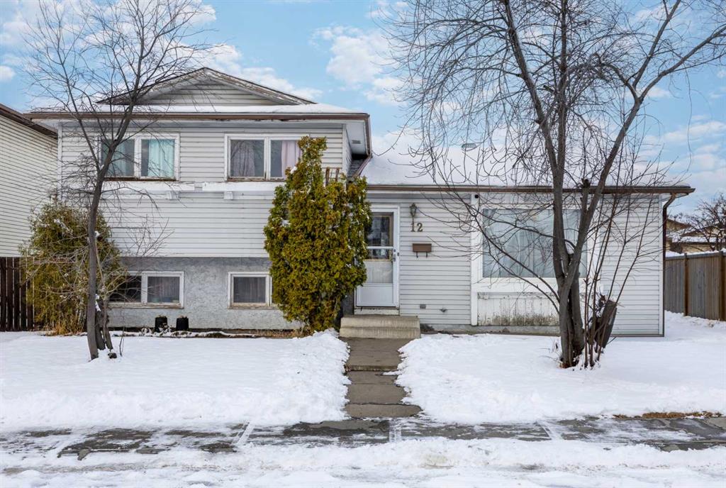 12 Whitaker Close NE