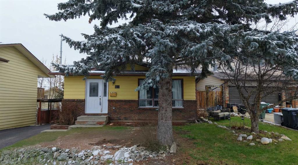 76 Coach Manor Rise SW