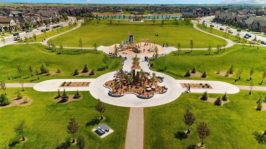 607 Mahogany Road SE