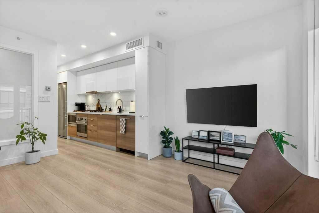 503-108 Waterfront Court SW