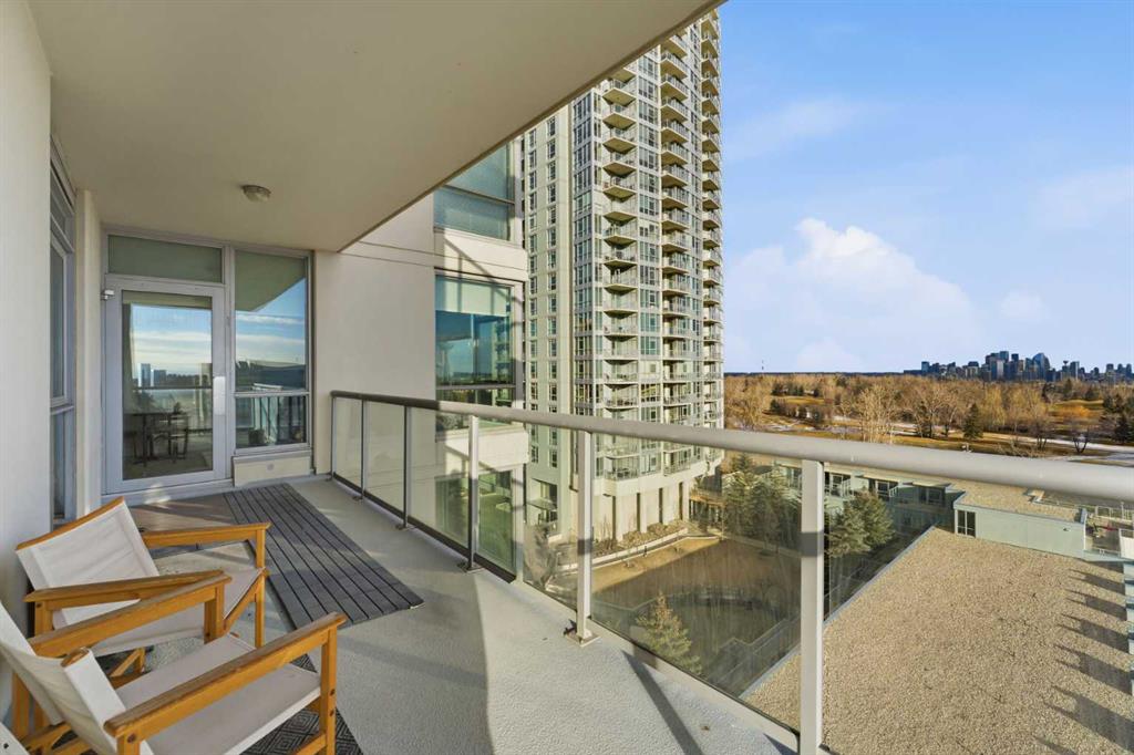 702-77 Spruce Place SW