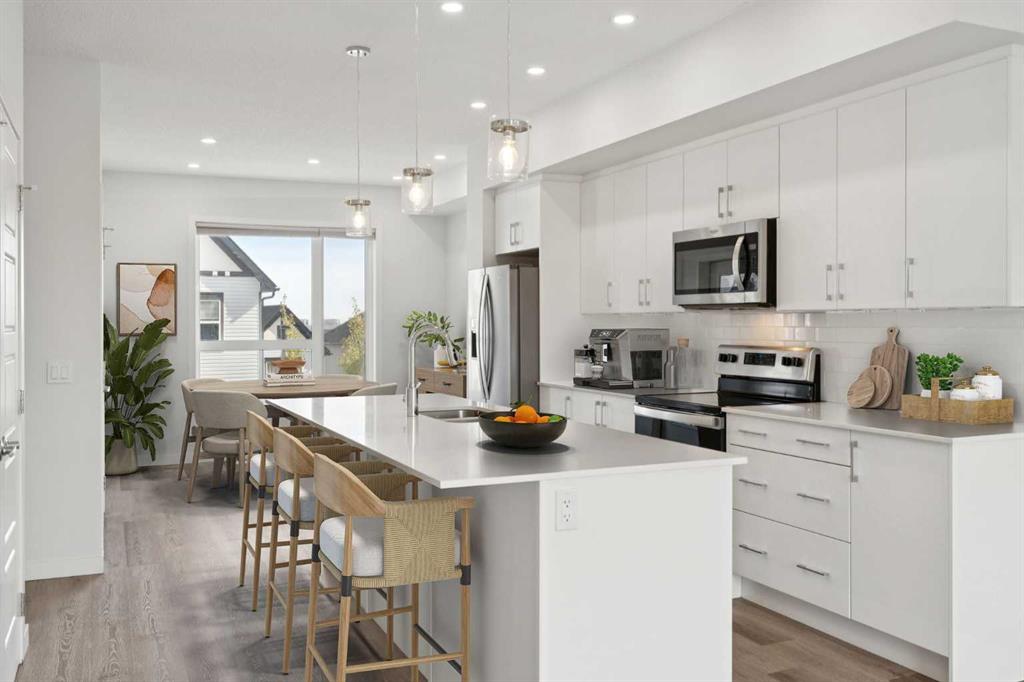 54 Evanscrest Manor NW