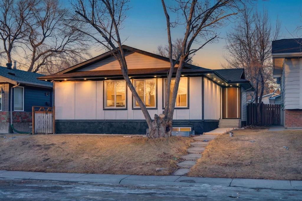 420 Pinegreen Close NE