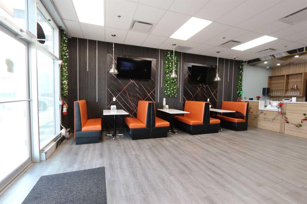 270 Nolanridge Crescent NW