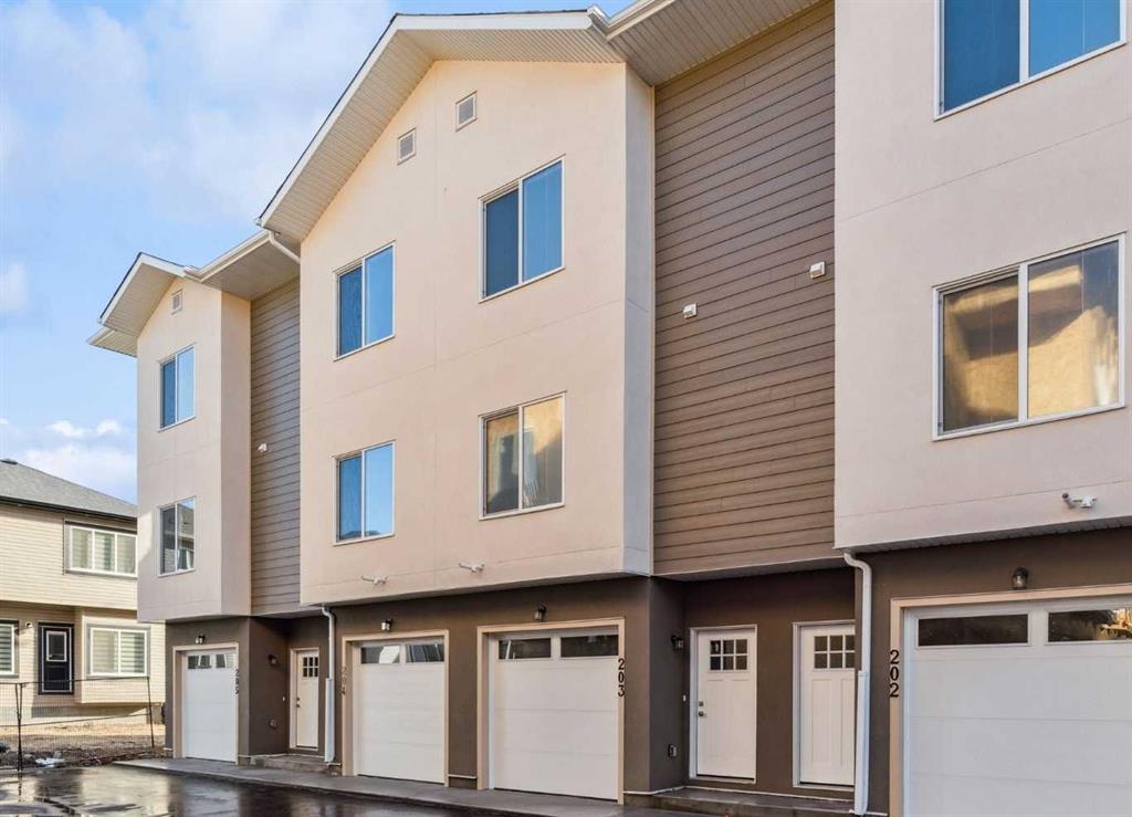 205-95 Saddlecrest Circle NE