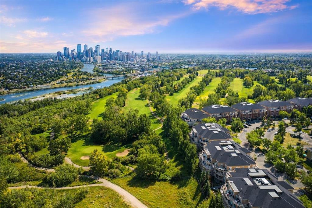 404-4 Hemlock Crescent SW